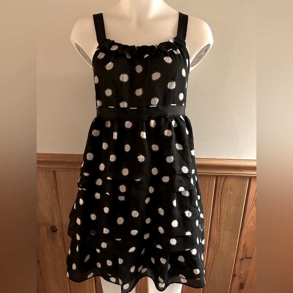 Loft 6P black and cream ruffle dress, side zip, fully lined dress, straps, chic